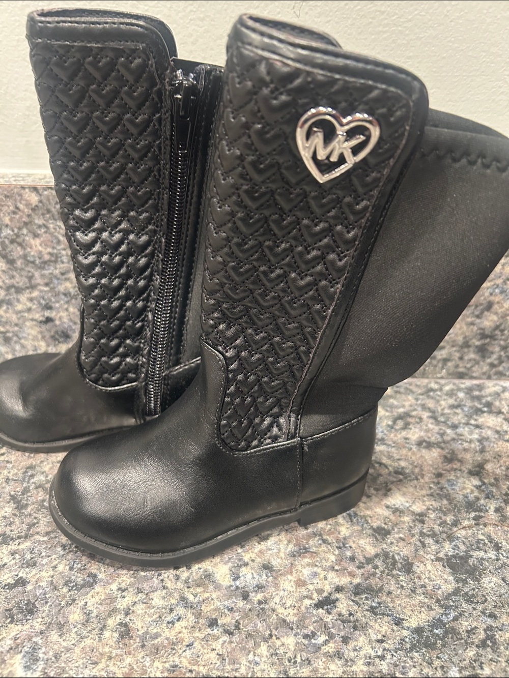Michael Kors Black Quilted Heart Logo toddler/baby size 6 Mid-Calf Boots